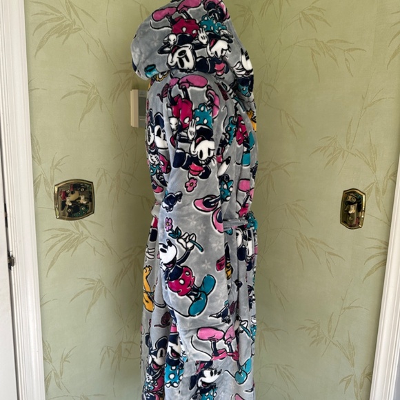 VERA BRADLEY DISNEY HOODED FLEECE ROBE:NWT MICKEY MOUSE FAMILY FUN L/XL - Picture 8 of 15